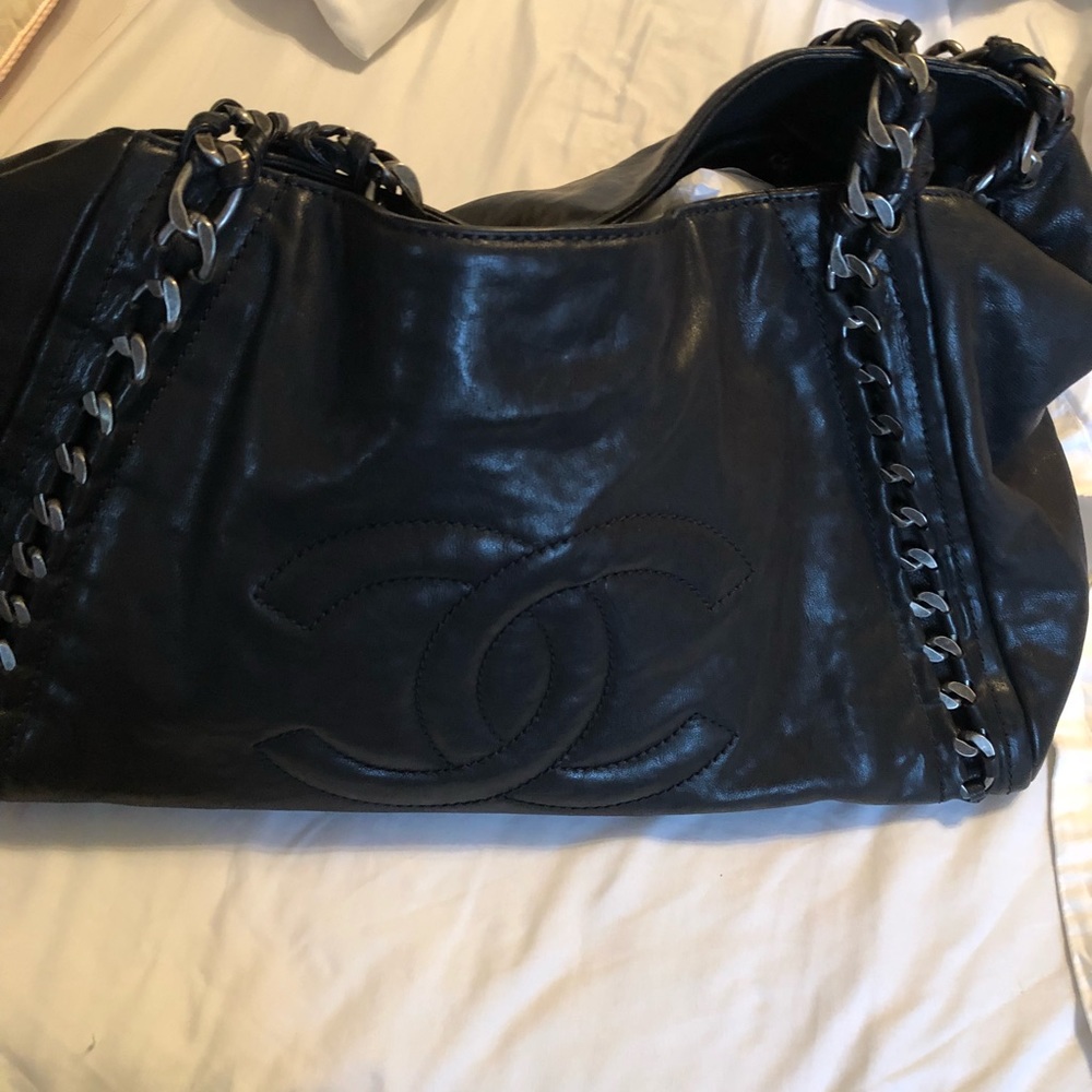 Chanel Midern Chain Tote